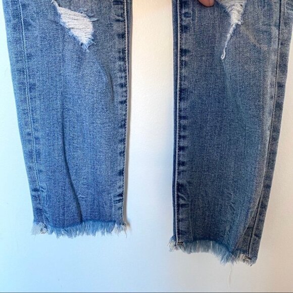 BDG Crop Twig‎ High Rise Distress - Picture 8 of 12